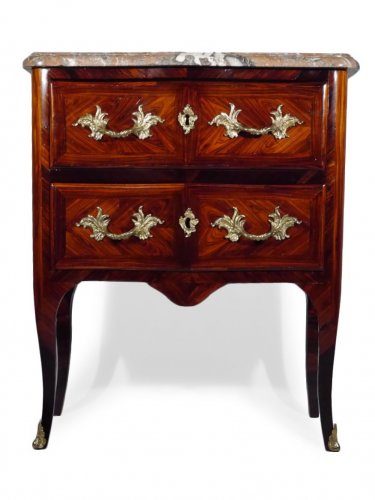 Petite commode sauteuse estampillée G Schwingkens - Louis XV