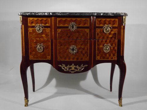 Furniture  - A Louis XV chest of drawers in the Transition style, stamped by G. Jansen