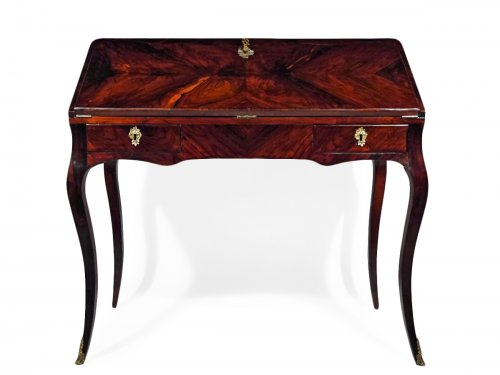 Bureau "de pente" d'époque Louis XV estampillé HF