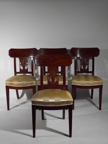 Suite de 4 chaises Directoire, estampillées Georges Jacob - Igra Lignum