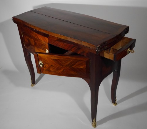 Curieux meuble à transformation d'époque Louis XV - Mobilier Style Louis XV