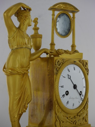 XIXe siècle - Pendule en bronze doré d'époque Empire