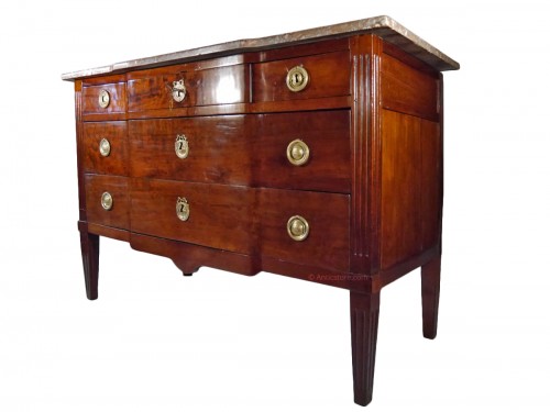 Large chest of drawers of a port, in solid mahogany, Louis XVI period