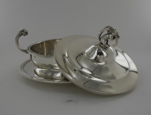 Argenterie et Arts de la table  - Bouillon "d'accoucher" en argent d'époque Empire