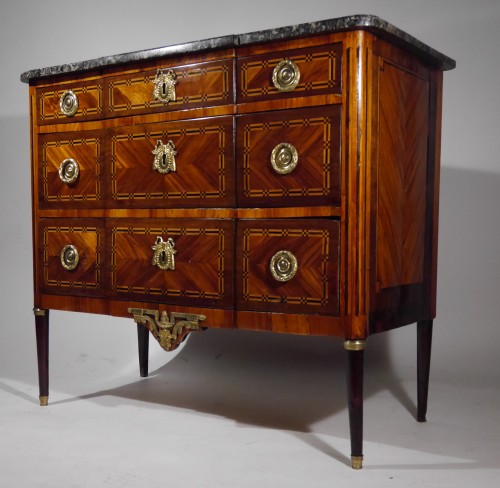 Mobilier Commode - Commode Louis XVI estampillée de Magnien