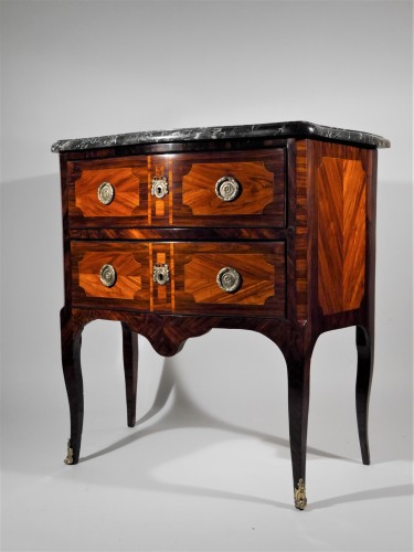 18th century - French Louis XV Commode &quot;sauteuse&quot;