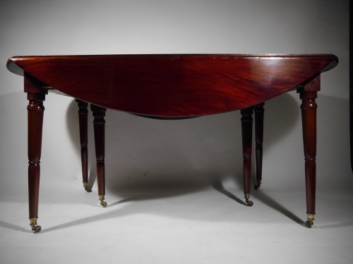 Table de salle à manger en acajou massif Directoire, époque XVIIIe - Mobilier Style Directoire