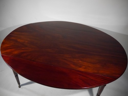 A lat 18th century Solid mahogany dining table - Directoire