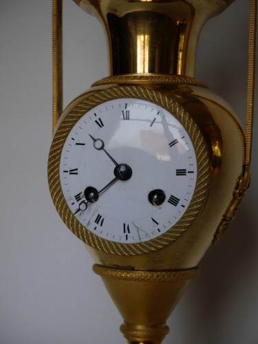 Antiquités - Bronze and porcelain pendulum clock vase of Directoire Period