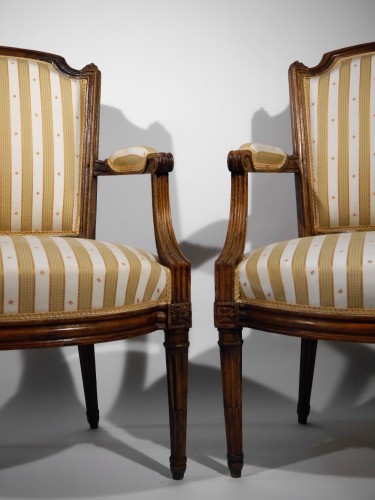 Pair of Louis XVI armchairs by P. Pluvinet, 18th century - Seating Style Louis XVI