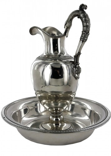 Ewer and its basin in sterling silver, beginning of the 19th century
