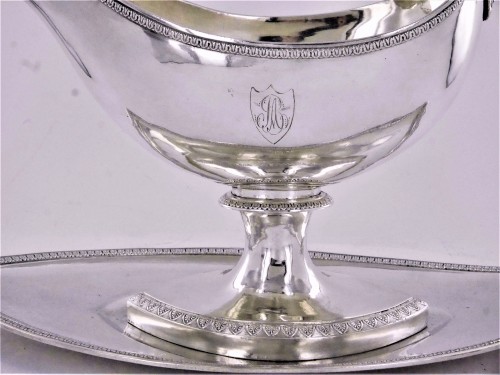 Argenterie et Arts de la table  - Saucière casque d'époque Empire