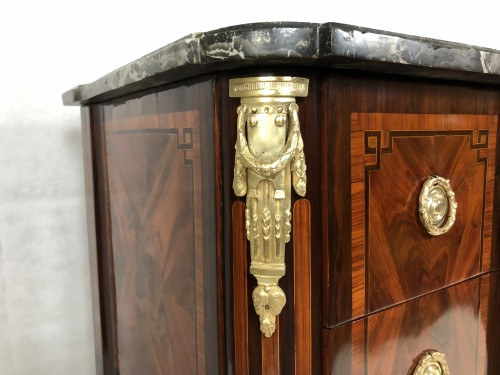 An important chest of drawers from the Castle of Fontainebleau - 