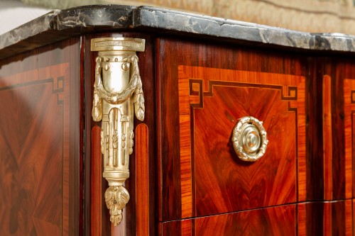 Commode provenant du Palais de Fontainebleau - Transition