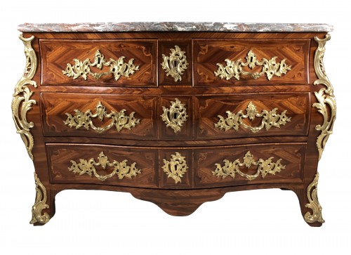 Commode tombeau estampillée F Garnier