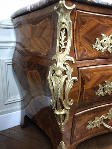 Commode tombeau estampillée F Garnier - Igra Lignum