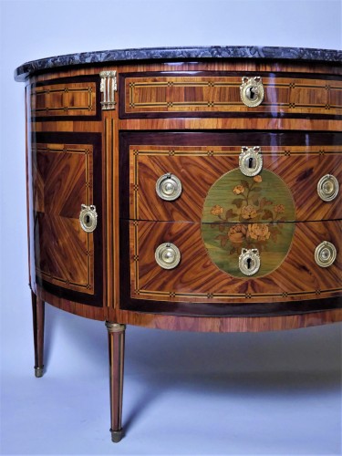 Commode demi-lune estampillée de Vassou - Louis XVI