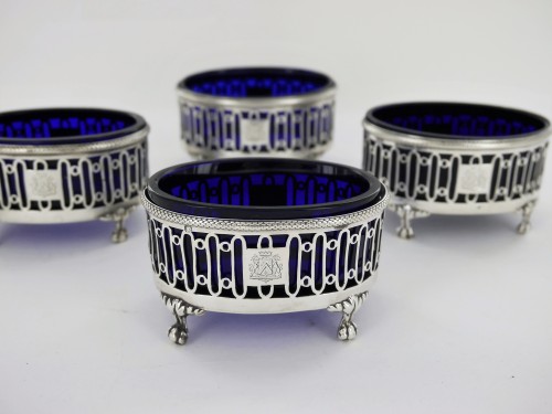 Suite of 4 Louis XVI salt cellars in sterling silver, 18th century - 