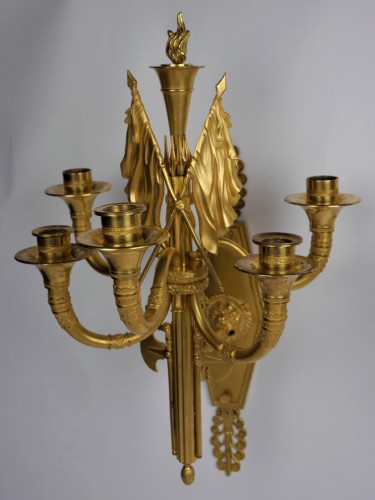 Paire d'appliques par Thomire pour le Maréchal Lannes - Luminaires Style Empire