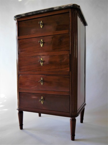 18th century - Small chest of drawers stamped L. Aubry