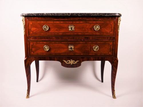 Mobilier Commode - Commode sauteuse estampillée J G Schlichtig