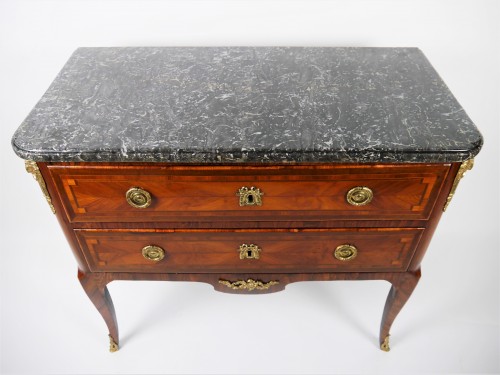 XVIIIe siècle - Commode sauteuse estampillée J G Schlichtig