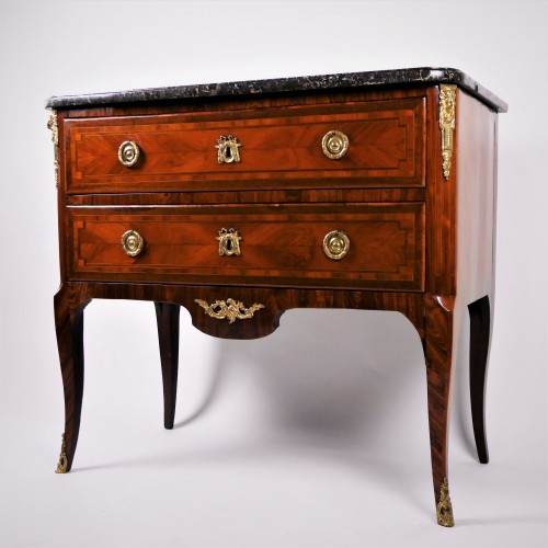 Commode sauteuse estampillée J G Schlichtig - Louis XV