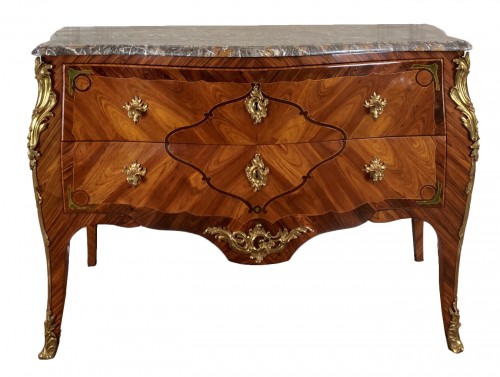 French Louis XV commode coming from Rambouillet and Châteauneuf stamped Pierre I Roussel