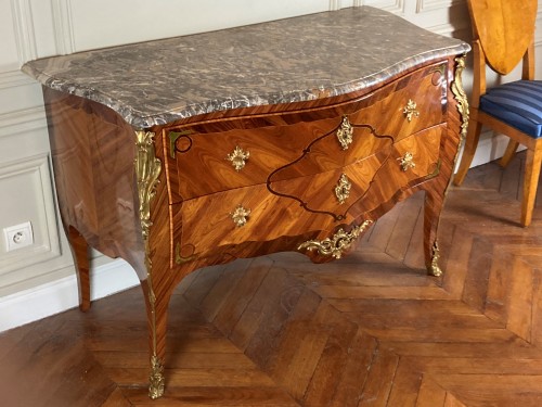 French Louis XV commode coming from Rambouillet and Châteauneuf stamped Pierre I Roussel - Furniture Style Louis XV