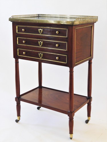 Furniture  - Mahogany chiffonier table from the Louis XVI - Directoire period