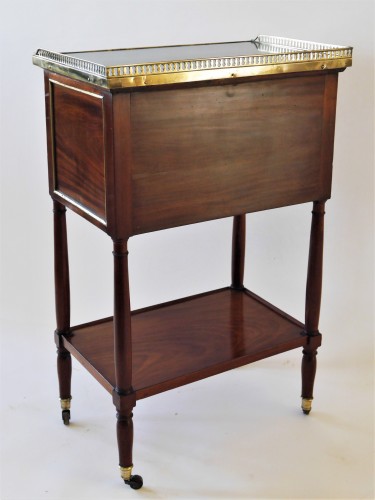 18th century - Mahogany chiffonier table from the Louis XVI - Directoire period
