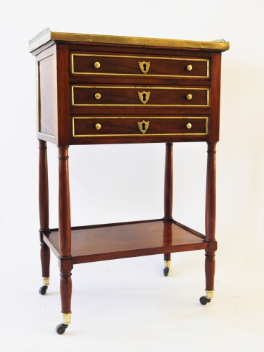 Louis XVI - Mahogany chiffonier table from the Louis XVI - Directoire period