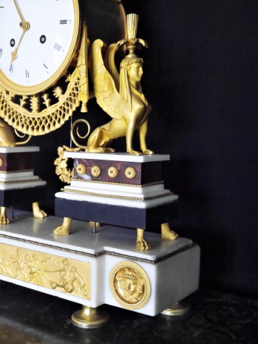A Directoire Mantel clock &quot;Aux Sphinges&quot;, ca. 1800 - 