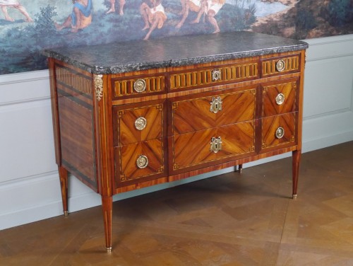 Furniture  - A Louis XVI chest of drawers stamped Roux