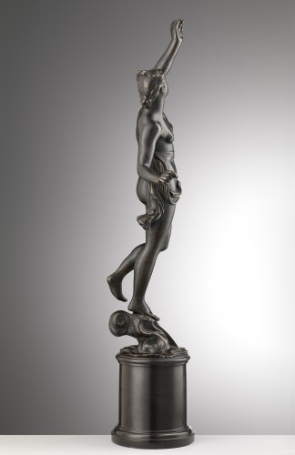 17th century - A bronze of a standing female nude