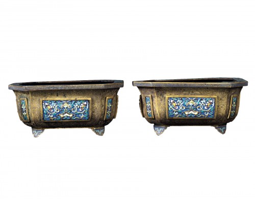 Rare Pair Of Planters, China, Qing Dynasty (1736-1796)