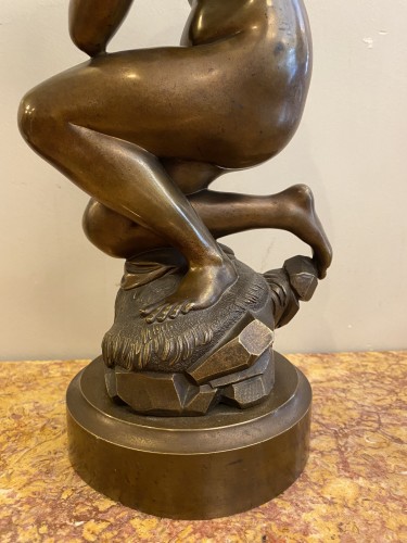 Sculpture  - Bronze female figure, early 19th century