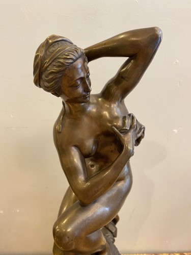 Figure féminine en bronze, début du 19e siècle - Brun Fine Art