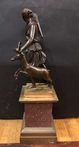 XIXe siècle - Sculpture en bronze représentant Diane chasseresse, Rome XIXe siècle