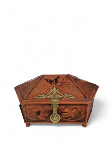 Emile GALLÉ (1846-1904), Casket, circa 1890  - Objects of Vertu Style Art nouveau