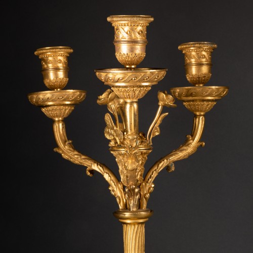 XIXe siècle - Paire de grands candélabres en bronze doré époque Restauration