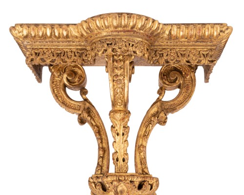 A pair of gilded Regence Brackets - 