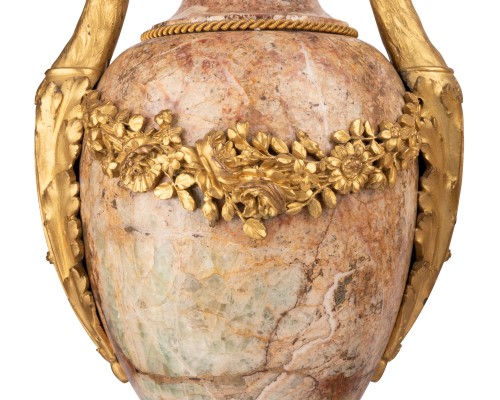   A Pair  of  Vases  late Louis XVI  period  - Louis XVI