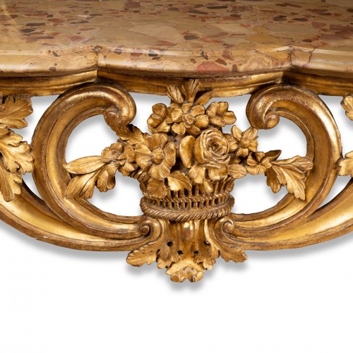 Mobilier Console - Large console d'époque Louis XV en chêne sculpté et doré