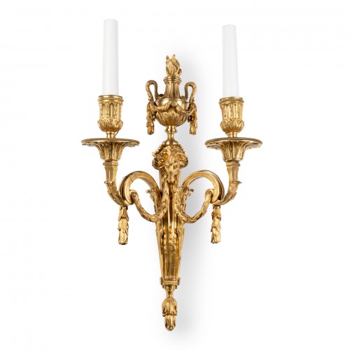 A pair of  ormolu Sconces  Louis XVI Period - Lighting Style Louis XVI