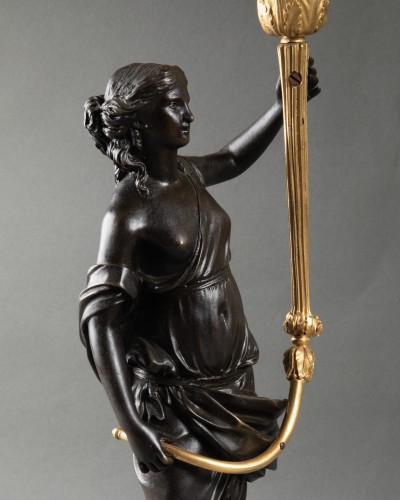 Louis XVI - Paire de grands candélabres aux vestales fin XVIIIe siècle