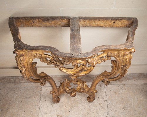 Antiquités - Paire de consoles d'époque Louis XV en bois doré