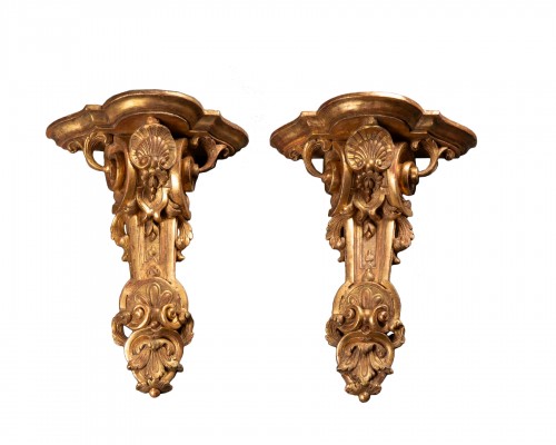 A pair of wall gilted wood Brackets Régence Period