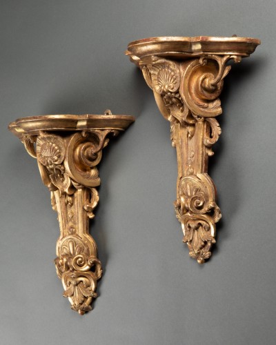 Antiquités - A pair of wall gilted wood Brackets Régence Period