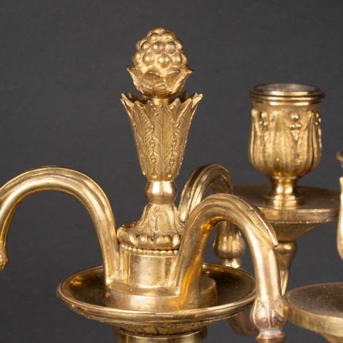 Paire de bougeoirs formant candélabres époque Louis XVI - Luminaires Style Louis XVI